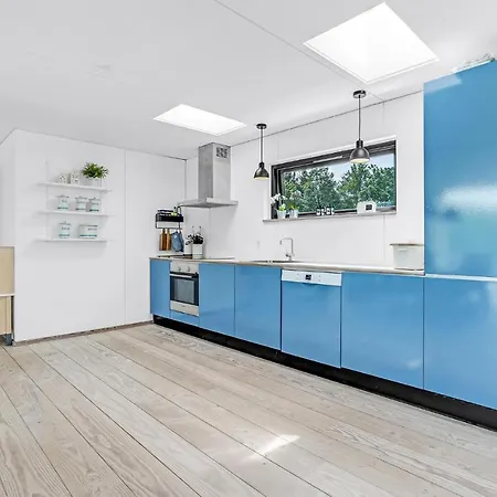 3 Bedroom Amazing In Holiday home